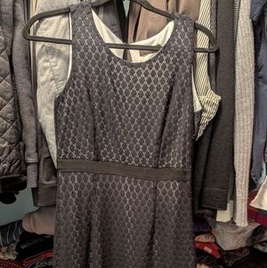 Classic Black Sleeveless Patterned Sheath Dress